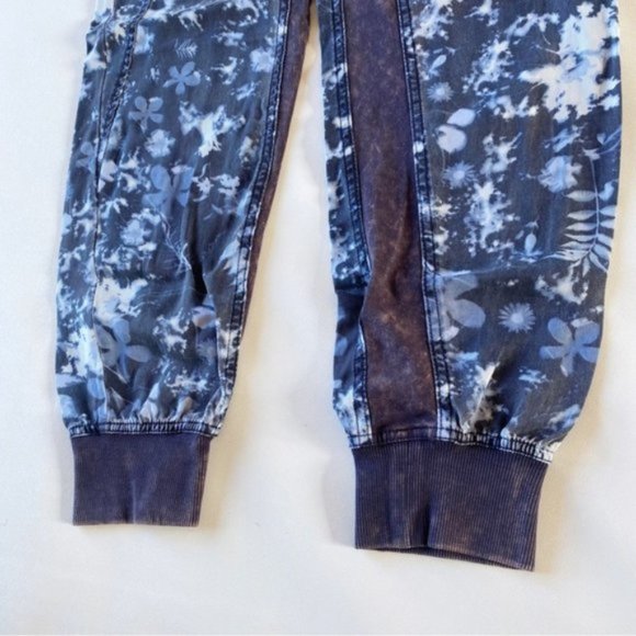 Anthropologie | The Nomad Joggers Navy Blue Tie Dye Bleach Floral Print New XS - Picture 6 of 15